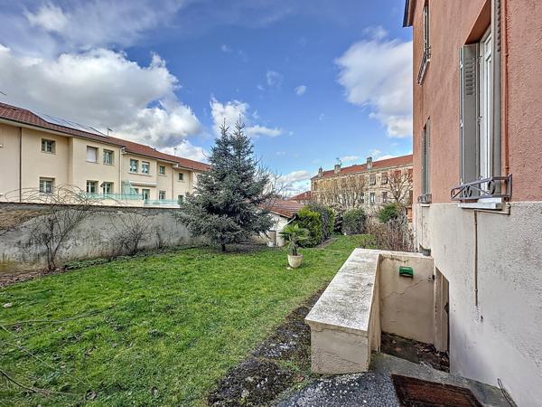 Maison 5 pièces - 225 m²