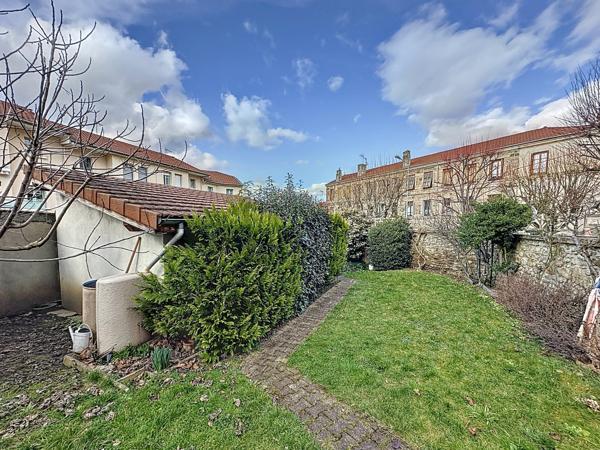 Maison 5 pièces - 225 m²