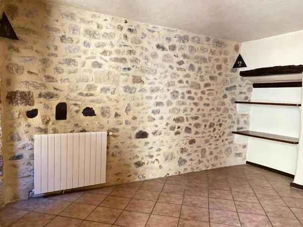 Maison à louer à Saint-Julien-du-Serre (07200)
