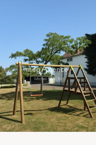 Maison à Château-Gontier-sur-Mayenne, 53200 - 6 pièces 173m²