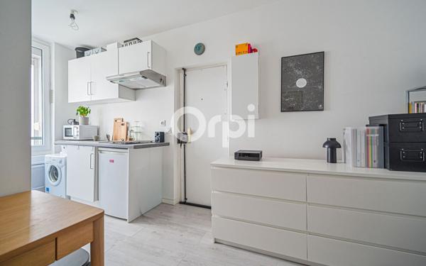 Appartement à vendre    1 pièce • 13 m2 Paris 20