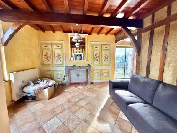 FERME TRADITIONNELLE PIERRE/COLOMBAGE AVEC GRAND TERRAIN CLOS