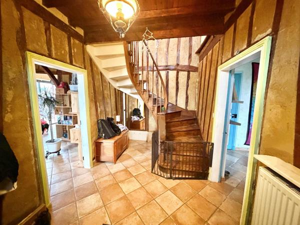 FERME TRADITIONNELLE PIERRE/COLOMBAGE AVEC GRAND TERRAIN CLOS