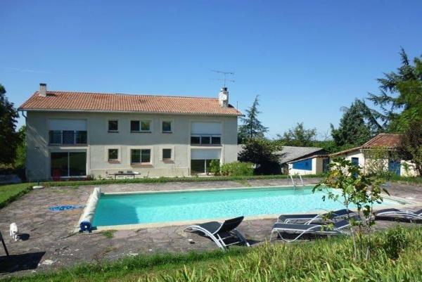 MAISON CONTEMPORAINE BELLE VUE AVEC TERRAIN DE 11HA83CA