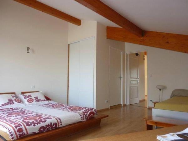 MAISON CONTEMPORAINE BELLE VUE AVEC TERRAIN DE 11HA83CA