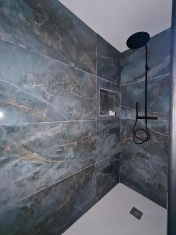 Maison entièrement rénovée avec Vue dégagée et grand terrain