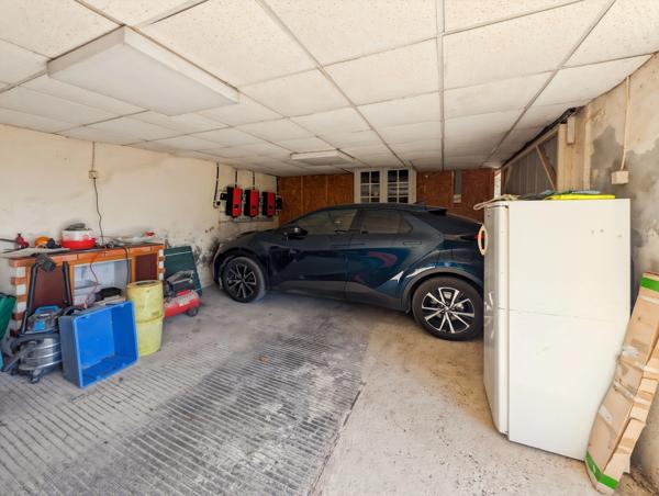Propriété avec hangar et 4 800 m² de terrain