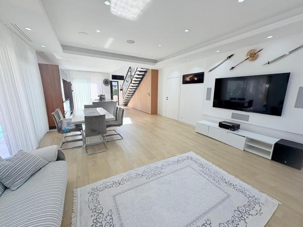 Cabestany (66330) Villa contemporaine de standing type F5 avec piscine et garage