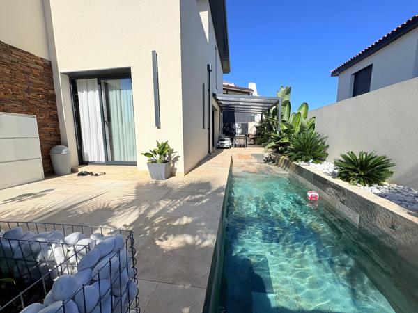 Cabestany (66330) Villa contemporaine de standing type F5 avec piscine et garage