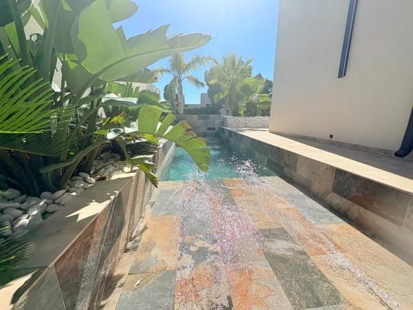 Cabestany (66330) Villa contemporaine de standing type F5 avec piscine et garage