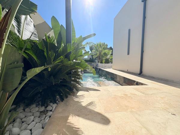 Cabestany (66330) Villa contemporaine de standing type F5 avec piscine et garage