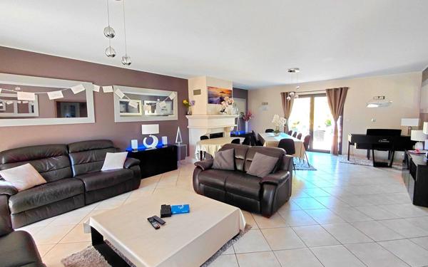 Maison à vendre    7 pièces •  Dormelles