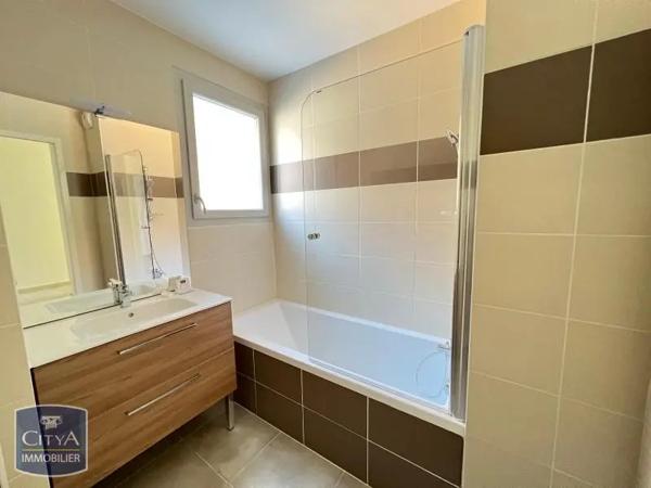 Appartement à louer 3 pièces 65.59m²