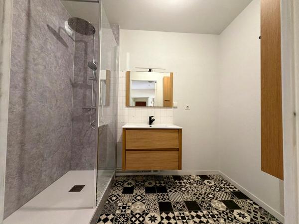 LAVAL – Rive Droite | Résidence Les Charmilles | Appartement T4 de 99 m² avec ascenseur, parking et parc privé