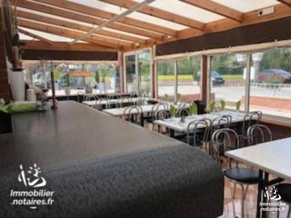 Un ensemble immobilier et fonds de commerce - ESCAUTPONT