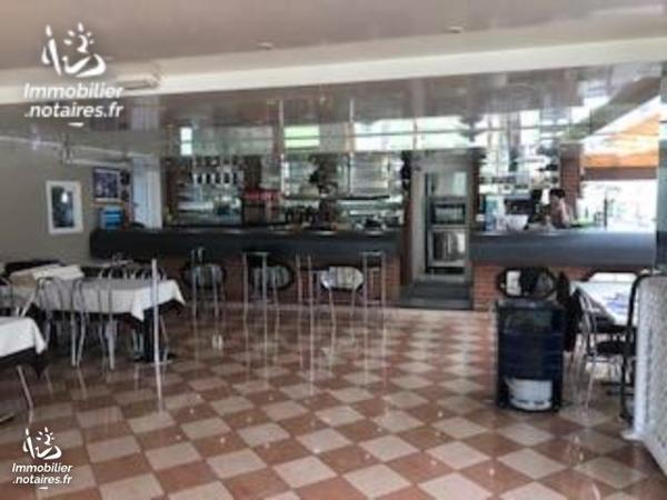 Un ensemble immobilier et fonds de commerce - ESCAUTPONT