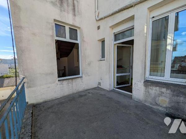 Quimperlé centre, proche de toutes commodités, appartement de charme actuellement agencé en cab...