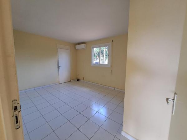 Maison familiale type T5 avec jardin à LA JAILLE. Bien rare dans secteur recherché à Baie-Mahault 97122