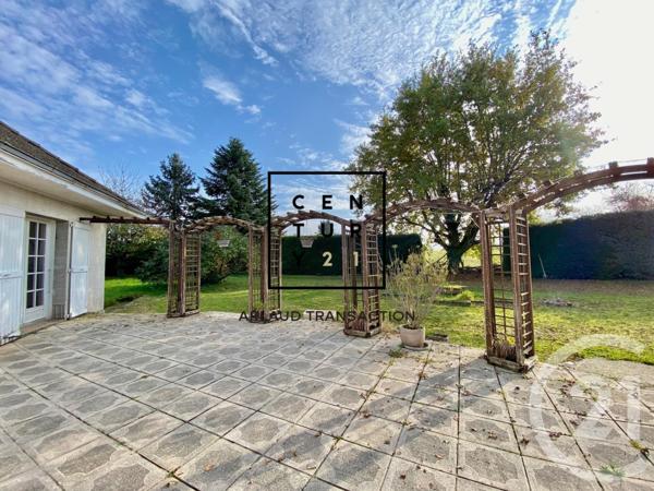 Maison à vendre  8 pièces - 210 m2 LA BATIE MONTGASCON - 38