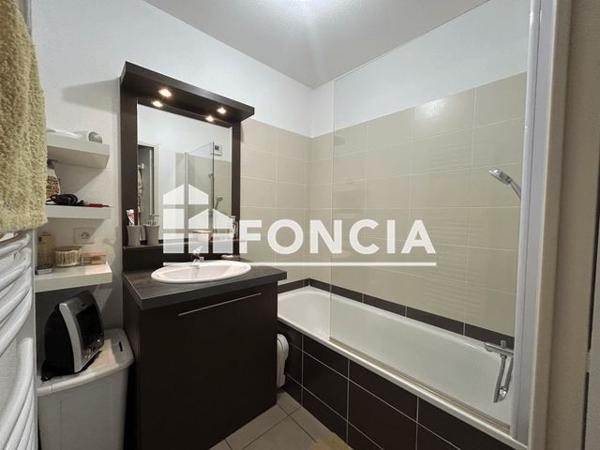 Location Appartement 3 pièces 65.1 m² - 38 RUE DES VERNES Roanne 42300