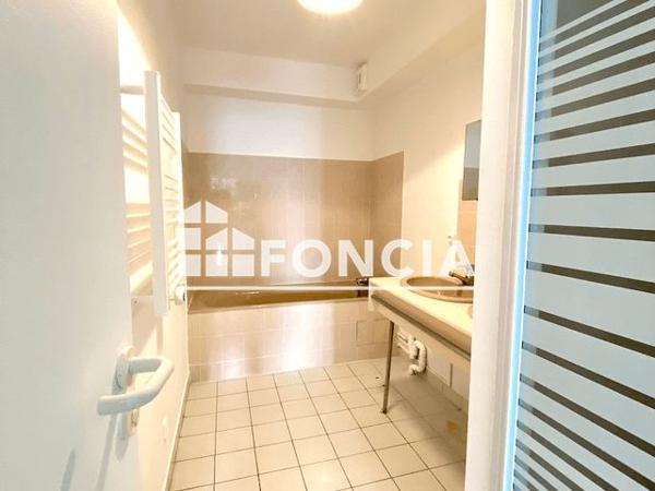 Location Appartement 3 pièces 70.3 m² - 7 ALLEE DU CLOS DE RIBRAY Niort 79000