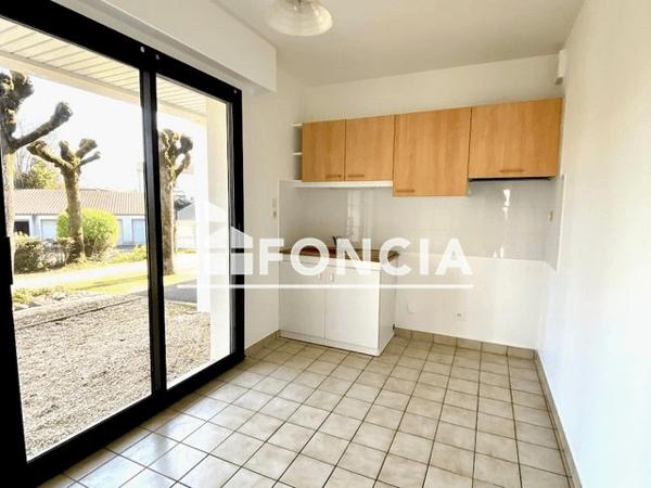 Location Appartement 3 pièces 70.3 m² - 7 ALLEE DU CLOS DE RIBRAY Niort 79000