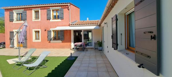 VILLA 9 pièces de 186m² + garage , piscine ..à SAINT MAXIMIN LA SAINTE BAUME (VAR- 83) / 834m² de terrain clos
