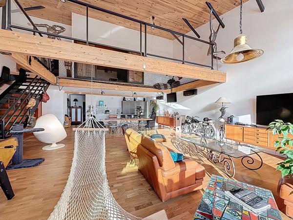 Loft Chazey Sur Ain 5 pièce(s) 400 m2, garage de 80m2, piscine, jacuzzi, love room