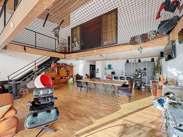 Loft Chazey Sur Ain 5 pièce(s) 400 m2, garage de 80m2, piscine, jacuzzi, love room