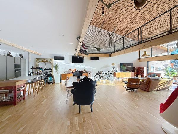 Loft Chazey Sur Ain 5 pièce(s) 400 m2, garage de 80m2, piscine, jacuzzi, love room