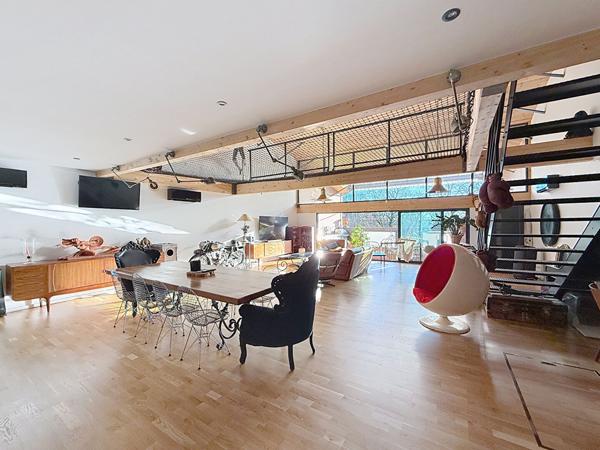 Loft Chazey Sur Ain 5 pièce(s) 400 m2, garage de 80m2, piscine, jacuzzi, love room