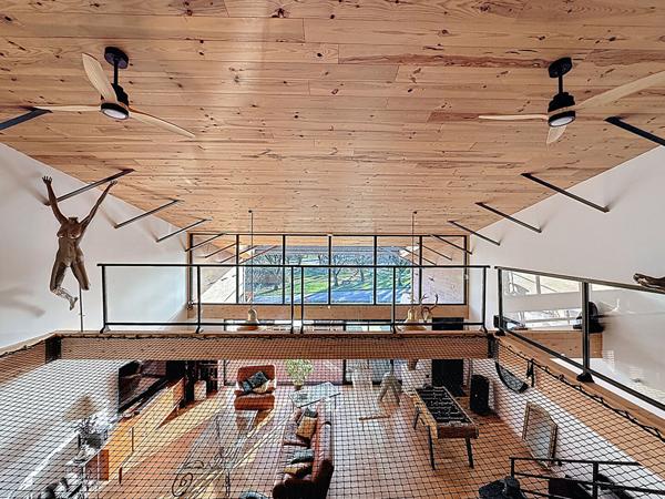 Loft Chazey Sur Ain 5 pièce(s) 400 m2, garage de 80m2, piscine, jacuzzi, love room