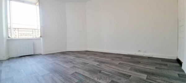 APPARTEMENT RENOVE EN COEUR DE VILLAGE