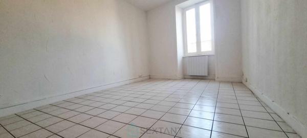 APPARTEMENT RENOVE EN COEUR DE VILLAGE