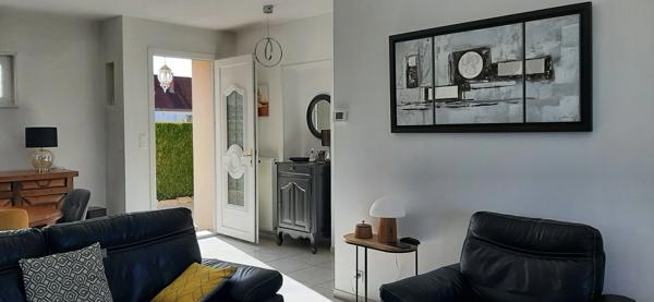 MAIGNIFIQUE MAISON RÉNOVÉE AVEC PISCINE ET CHALET INDÉPENDANT DANS QUARTIER PRISÉ DE GUEUGNON (71)