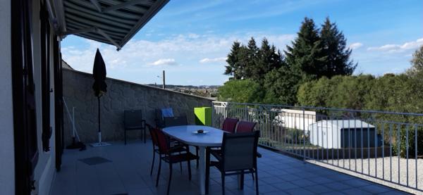 MAIGNIFIQUE MAISON RÉNOVÉE AVEC PISCINE ET CHALET INDÉPENDANT DANS QUARTIER PRISÉ DE GUEUGNON (71)