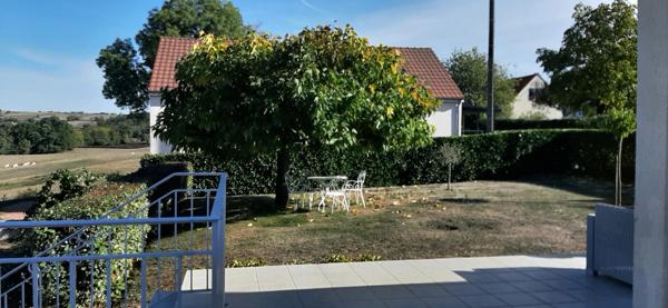 MAIGNIFIQUE MAISON RÉNOVÉE AVEC PISCINE ET CHALET INDÉPENDANT DANS QUARTIER PRISÉ DE GUEUGNON (71)