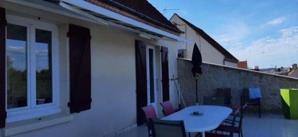 MAIGNIFIQUE MAISON RÉNOVÉE AVEC PISCINE ET CHALET INDÉPENDANT DANS QUARTIER PRISÉ DE GUEUGNON (71)