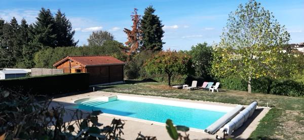 MAIGNIFIQUE MAISON RÉNOVÉE AVEC PISCINE ET CHALET INDÉPENDANT DANS QUARTIER PRISÉ DE GUEUGNON (71)