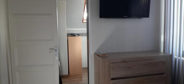 MAIGNIFIQUE MAISON RÉNOVÉE AVEC PISCINE ET CHALET INDÉPENDANT DANS QUARTIER PRISÉ DE GUEUGNON (71)