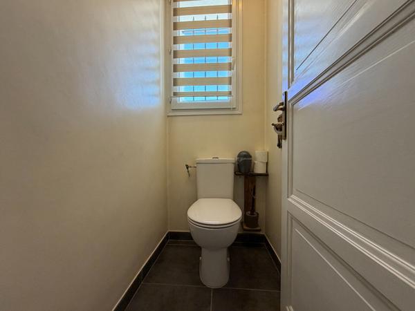 Villa 7 pièces à vendre à Avignon avec atelier 120m² et garage 75m² sur une parcelle de 663m²