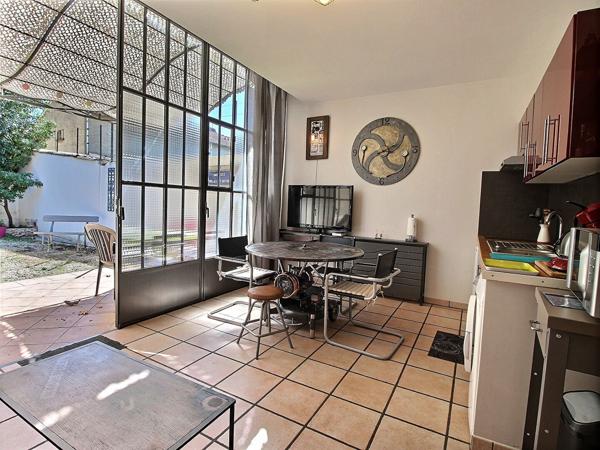 Villa 7 pièces à vendre à Avignon avec atelier 120m² et garage 75m² sur une parcelle de 663m²