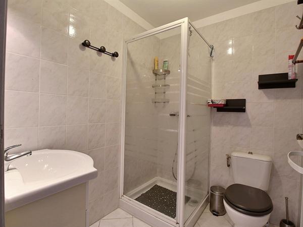 Villa 7 pièces à vendre à Avignon avec atelier 120m² et garage 75m² sur une parcelle de 663m²