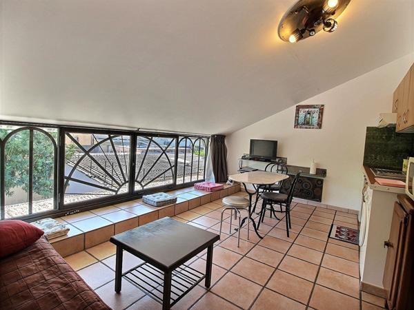 Villa 7 pièces à vendre à Avignon avec atelier 120m² et garage 75m² sur une parcelle de 663m²