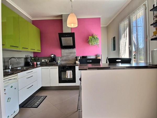Villa 7 pièces à vendre à Avignon avec atelier 120m² et garage 75m² sur une parcelle de 663m²