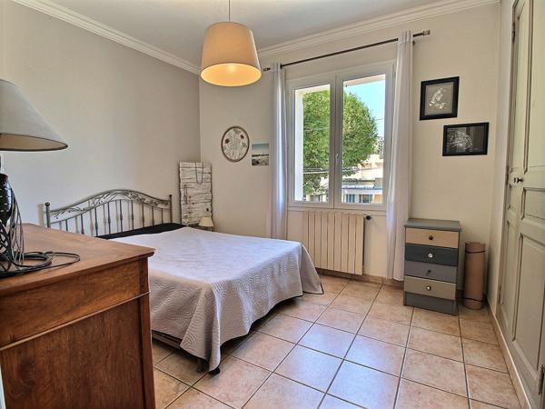 Villa 7 pièces à vendre à Avignon avec atelier 120m² et garage 75m² sur une parcelle de 663m²