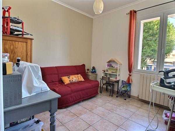 Villa 7 pièces à vendre à Avignon avec atelier 120m² et garage 75m² sur une parcelle de 663m²