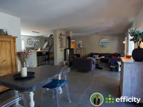 Maison
         9 pièces
        - 230 m² 539 000 € *
