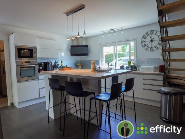 Maison
         9 pièces
        - 230 m² 539 000 € *