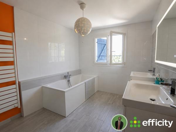 Maison
         9 pièces
        - 230 m² 539 000 € *